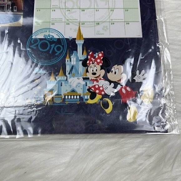 NEW Walt Disney World 2018-2019 16 Month Photo Wall Calendar Collectible Mickey - Picture 10 of 10